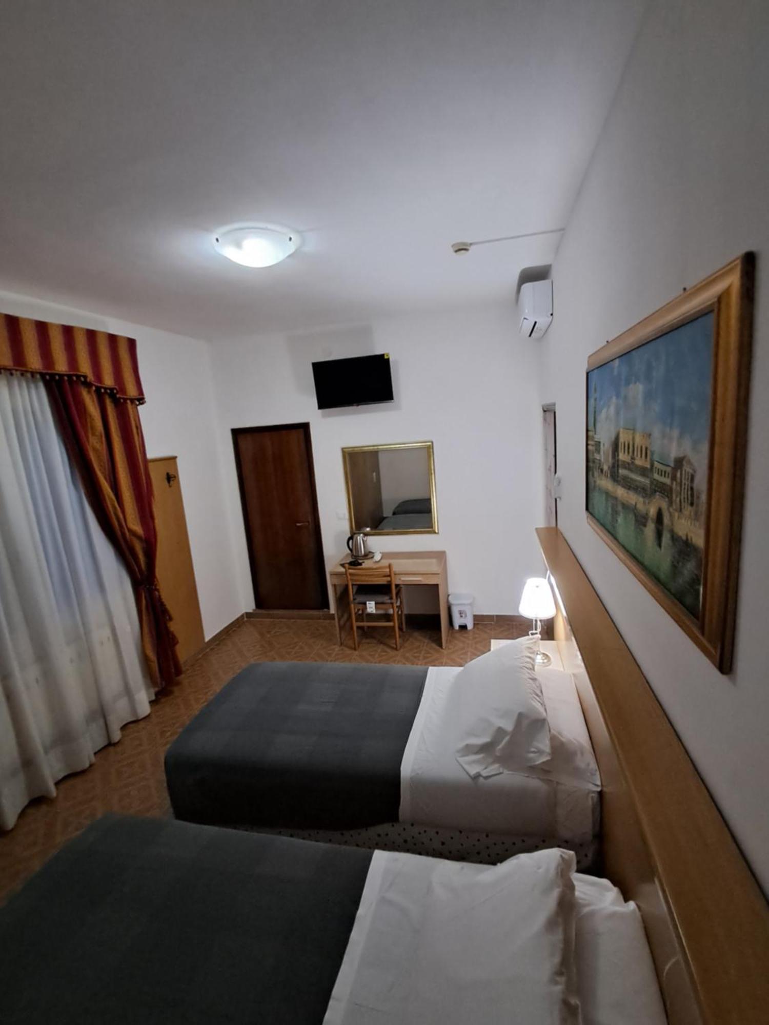 Hotel Tito 2 Mestre Exterior photo